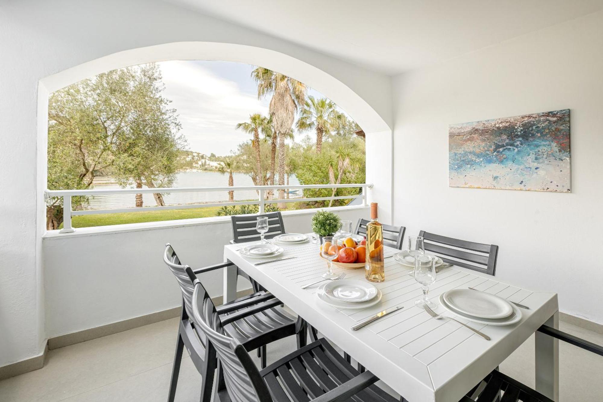 Blue & White Velvet 20M From The Beach Danilia Exterior photo