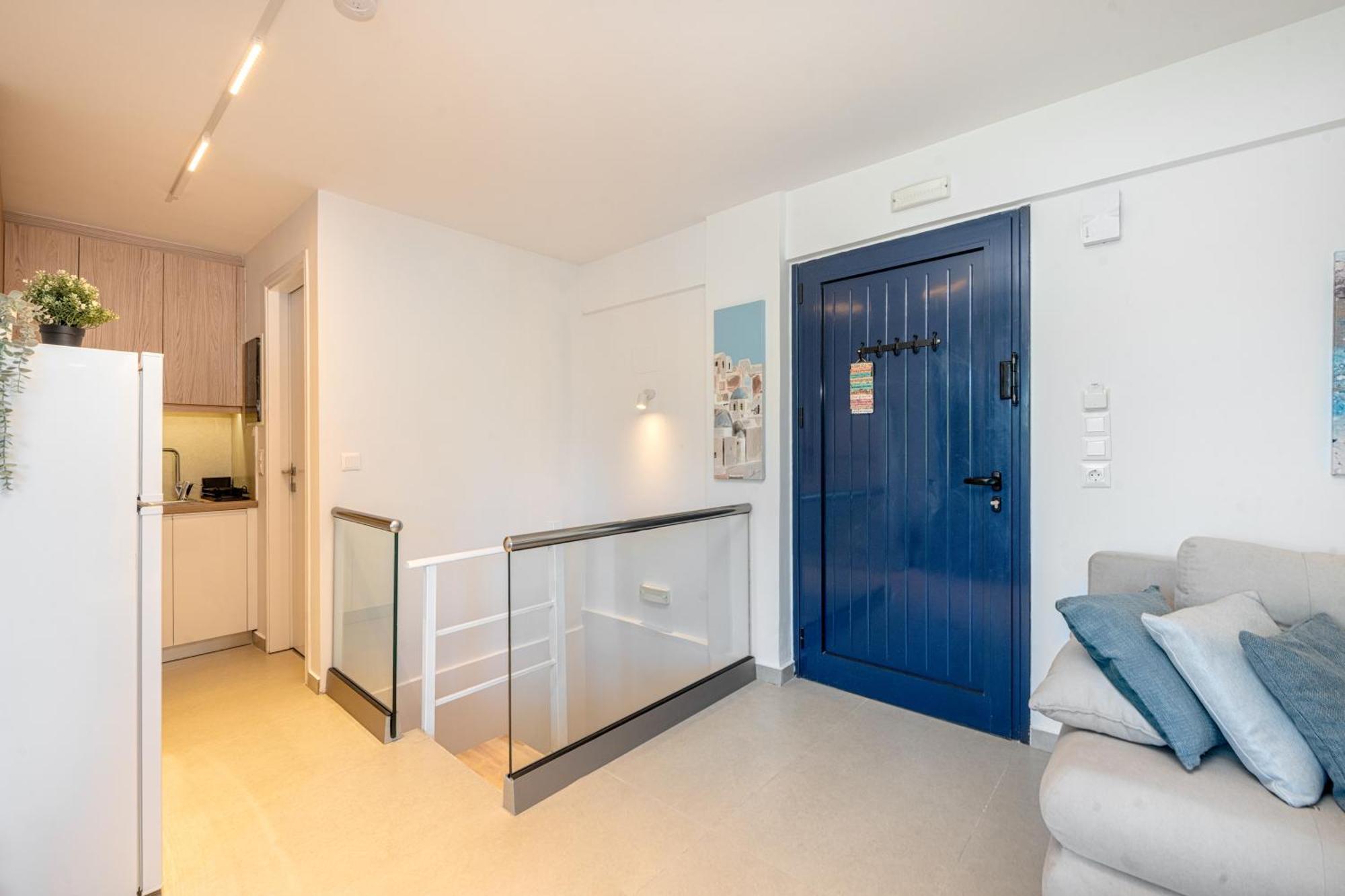 Blue & White Velvet 20M From The Beach Danilia Exterior photo